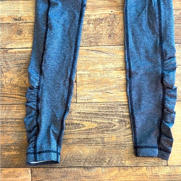 Lululemon Speed Up Tight Leggings | Size 4 - Picture 7 of 7